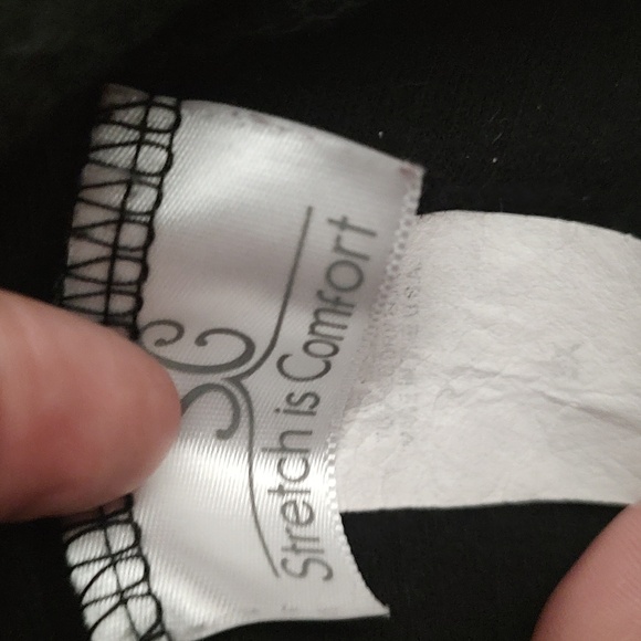 Stretch Is Comfort Top - Picture 2 of 3